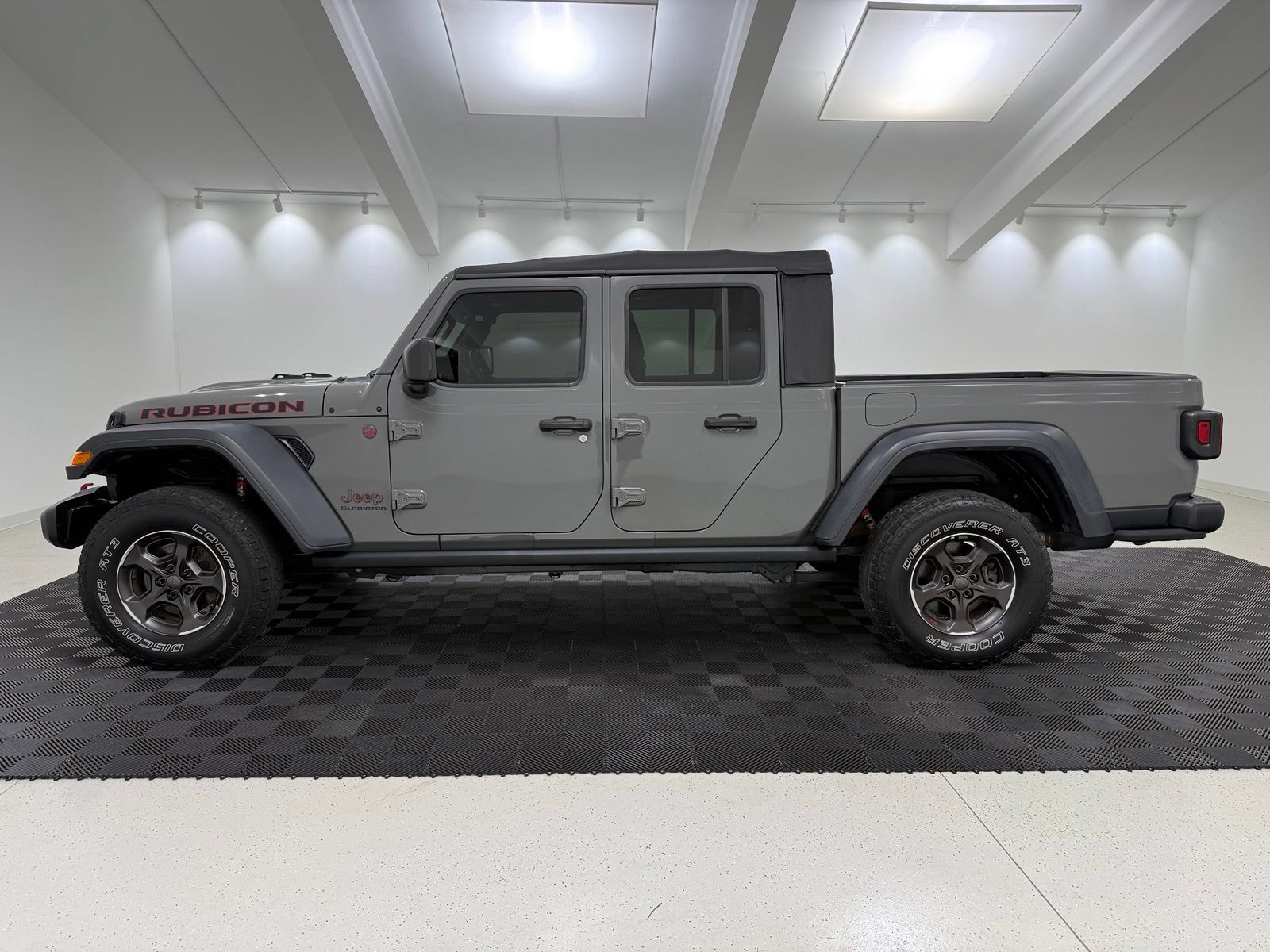 Used 2021 Jeep Gladiator Rubicon w/ Trailer Tow Package AWD/4WD image 4