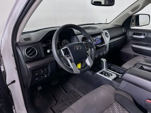 Used 2018 Toyota Tundra SR5 w/ SR5 Upgrade Package image 10