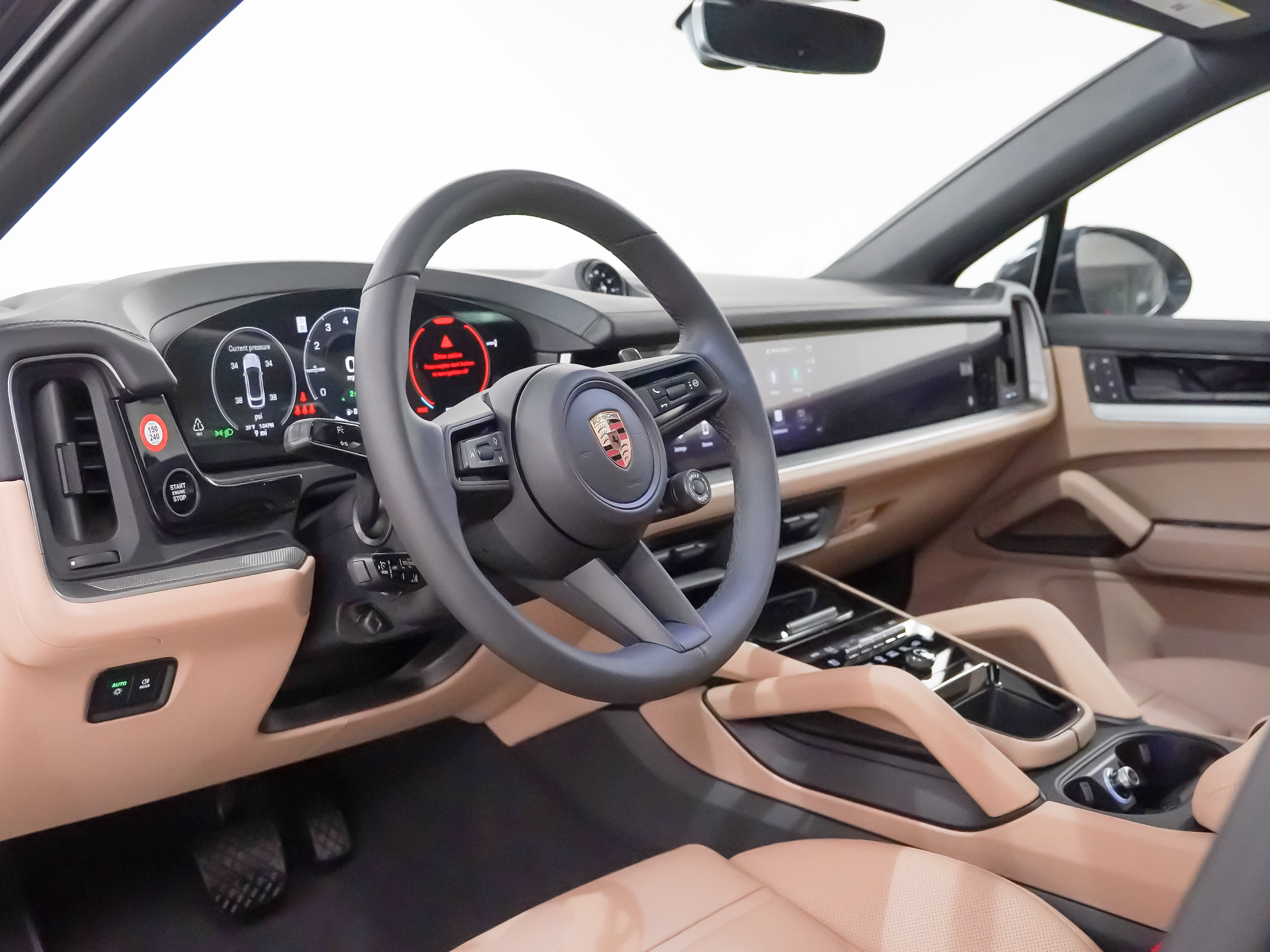 Certified 2026 Porsche Cayenne E-Hybrid Coupe AWD/4WD image 3
