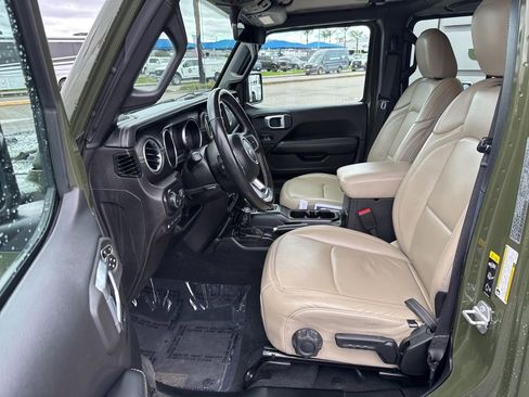 Used 2023 Jeep Wrangler Unlimited Sahara w/ Cold Weather Group image 19