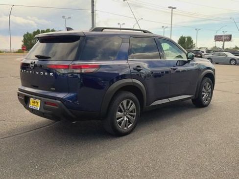 Used 2025 Nissan Pathfinder SV AWD/4WD image 8