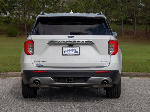 Used 2022 Ford Explorer Limited w/ Equipment Group 301A image 5