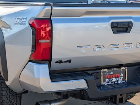 Used 2024 Toyota Tacoma TRD Off-Road image 8