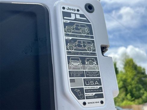 New 2025 Jeep Wrangler Sahara image 24