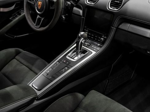 Used 2022 Porsche 718 Cayman GT4 RWD image 18