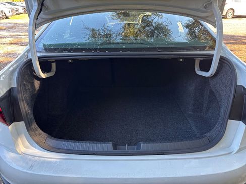 Used 2025 Volkswagen Jetta Sport image 31