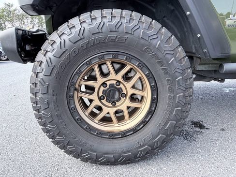 Used 2024 Jeep Wrangler Sport S image 30