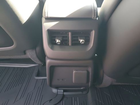 New 2026 Cadillac Optiq Luxury 1 image 21