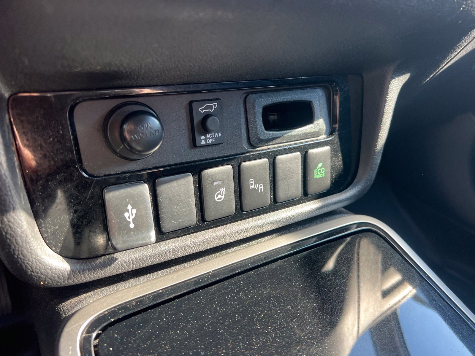 Used 2020 Mitsubishi Outlander GT AWD/4WD image 16