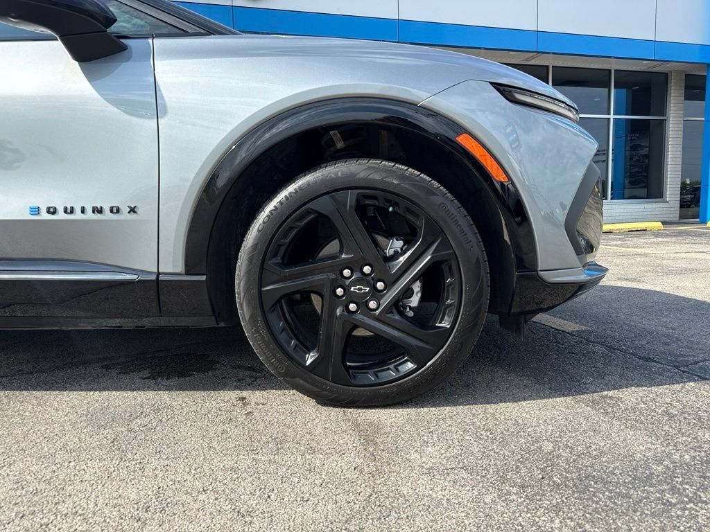 Used 2026 Chevrolet Equinox EV RS FWD image 3