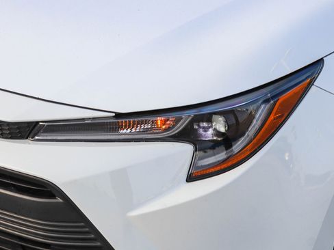 Used 2024 Toyota Corolla LE image 5