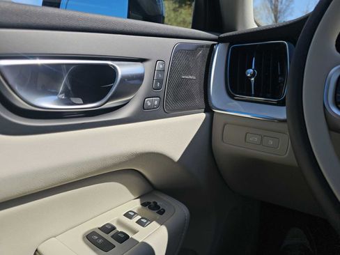 New 2026 Volvo XC60 T8 Ultra w/ Protection Package Premier AWD/4WD image 30
