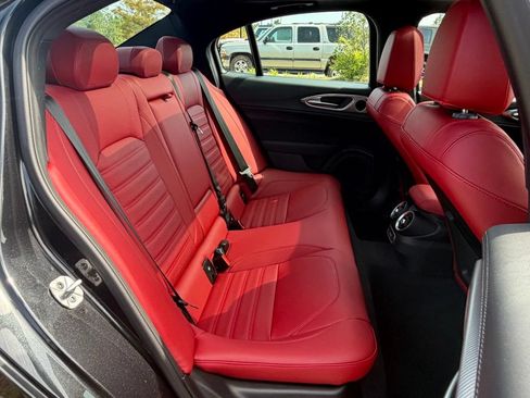 Used 2024 Alfa Romeo Giulia Veloce RWD image 26