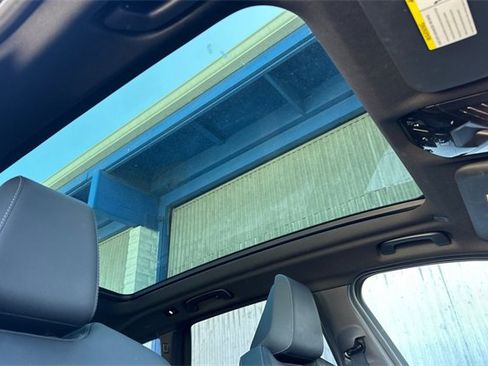 Used 2025 BMW X3 xDrive30i w/ Premium Package image 19