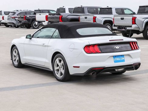 Used 2022 Ford Mustang Convertible RWD image 8