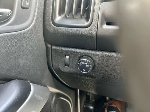 Used 2020 Chevrolet Colorado LT w/ Safety Package image 17