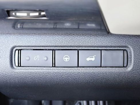 New 2026 Nissan Pathfinder SL FWD image 19