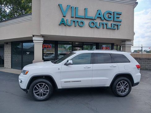 Used 2018 Jeep Grand Cherokee Limited AWD/4WD image 1
