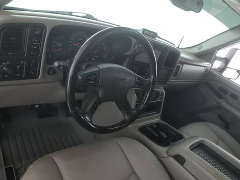 Used 2006 GMC Sierra 3500 SLT w/ Heavy-Duty Power Package AWD/4WD image 17