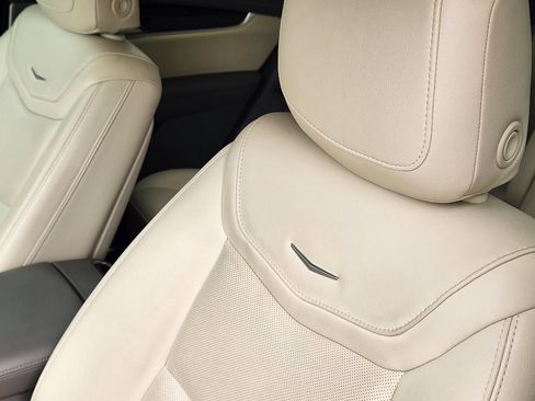 Certified 2023 Cadillac XT6 Premium Luxury w/ Technology Package image 16