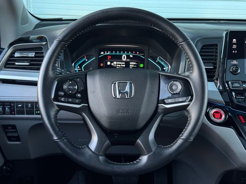 Certified 2024 Honda Odyssey Touring image 17