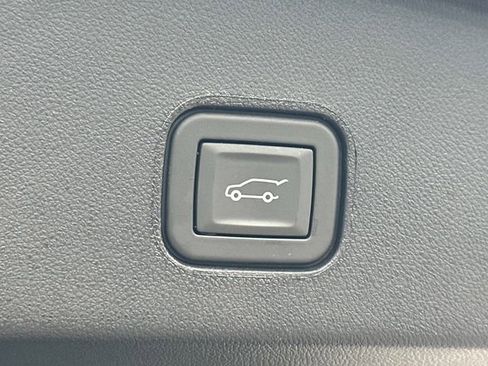 Used 2025 Cadillac Lyriq Sport image 20