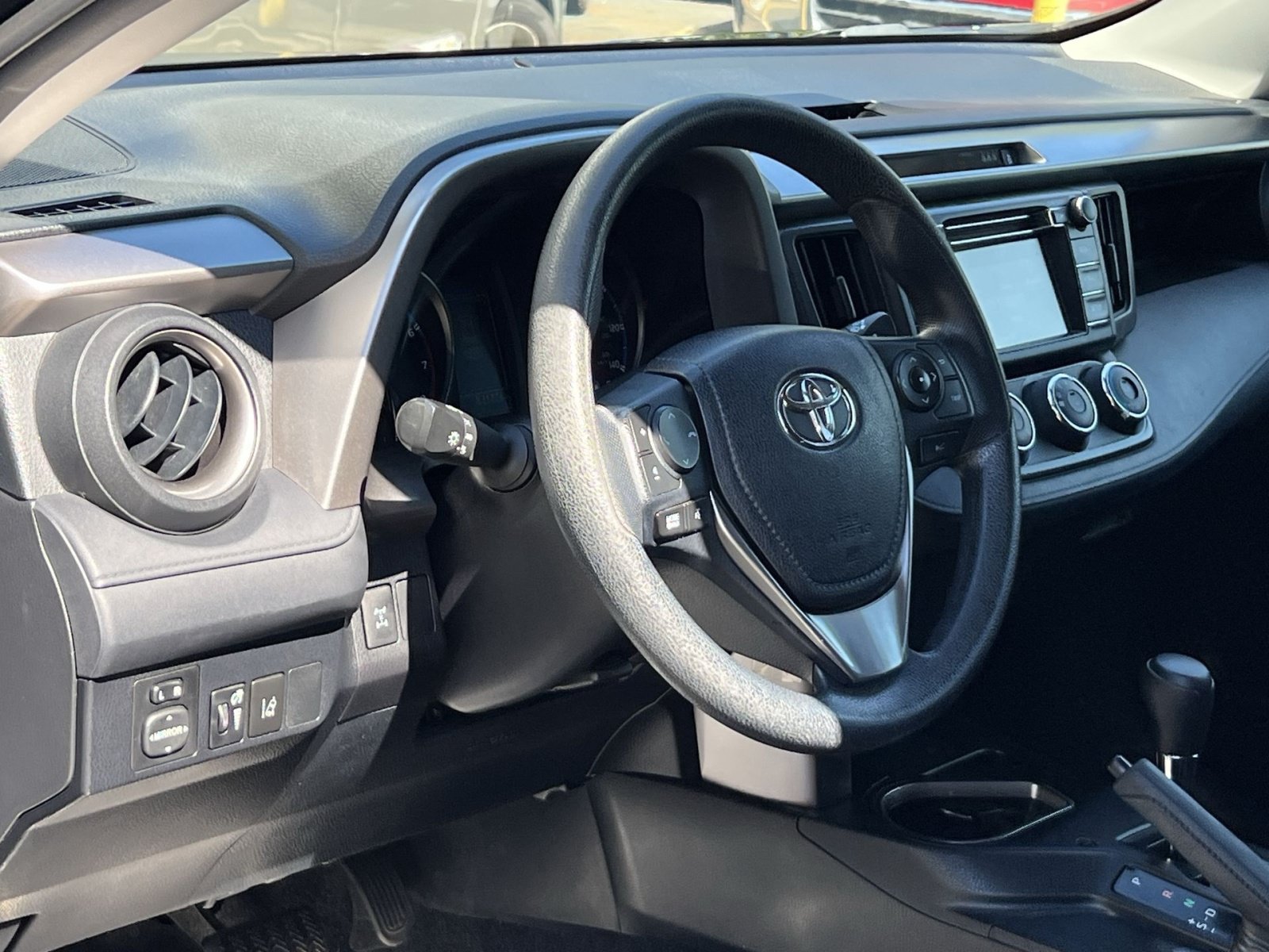 Used 2018 Toyota RAV4 LE w/ All Weather Liner Package AWD/4WD image 16