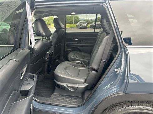 Certified 2025 Toyota Grand Highlander AWD image 15
