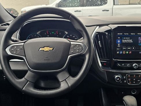 Used 2023 Chevrolet Traverse LT FWD image 12