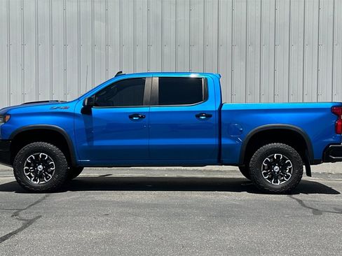 Used 2023 Chevrolet Silverado 1500 ZR2 w/ Technology Package image 8