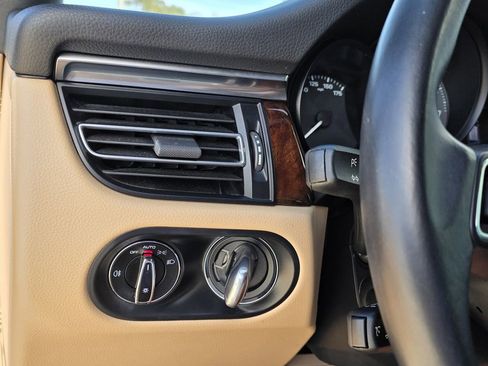 Used 2022 Porsche Macan S image 28