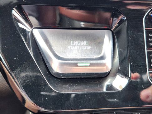 Used 2023 GMC Sierra 1500 Denali Ultimate AWD/4WD image 18