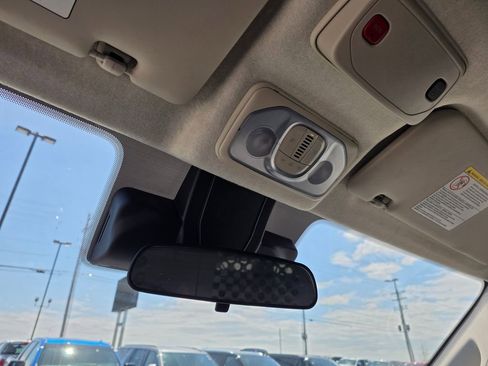 Used 2025 RAM ProMaster 2500 w/ U-Haul Equipment Group FWD image 20