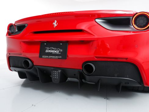 Used 2018 Ferrari 488 GTB image 17