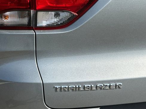 Certified 2024 Chevrolet TrailBlazer LT w/ Driver Confidence Package image 27