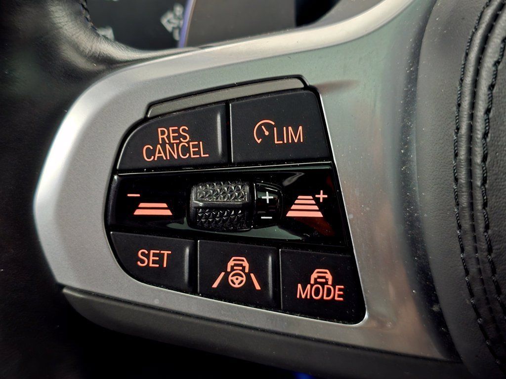 Used 2023 BMW M550i xDrive w/ Executive Package AWD/4WD image 33