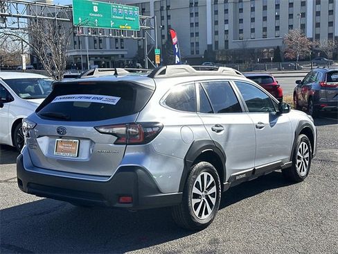 Used 2024 Subaru Outback Premium image 2