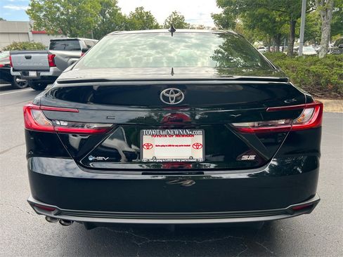New 2025 Toyota Camry SE image 4
