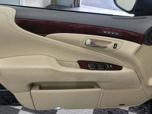 Used 2007 Lexus LS 460 L image 19