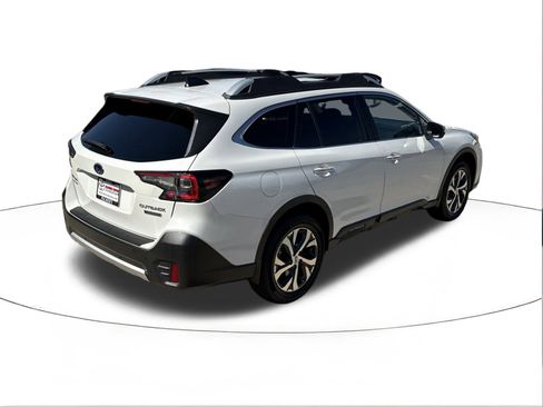 Used 2020 Subaru Outback Touring w/ Popular Package #2 image 3