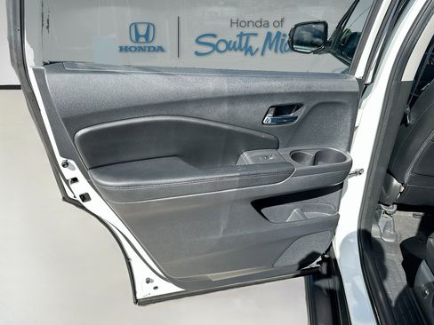 Used 2020 Honda Pilot EX image 25