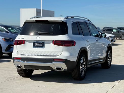 New 2025 Mercedes-Benz GLB 250 image 11
