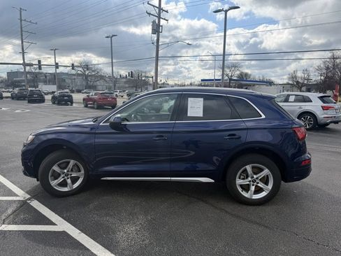 Used 2023 Audi Q5 2.0T Premium w/ Convenience Package image 3