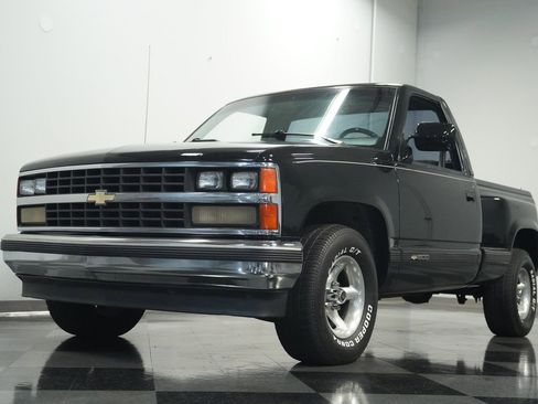 Used 1988 Chevrolet Silverado 1500 2WD Regular Cab image 19