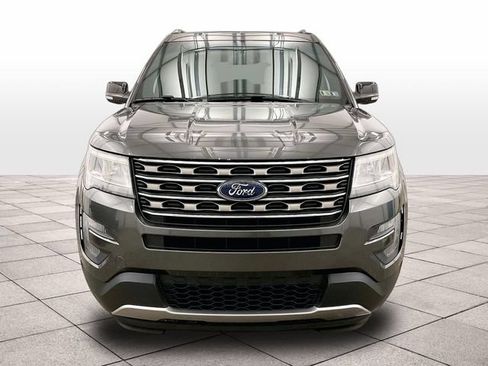 Used 2016 Ford Explorer XLT w/ Equipment Group 201A AWD/4WD image 4