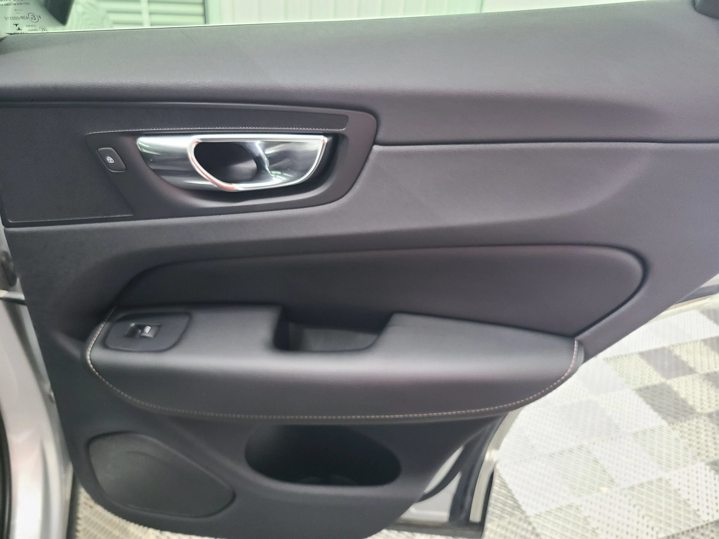 Used 2019 Volvo XC60 T5 R-Design AWD/4WD image 40
