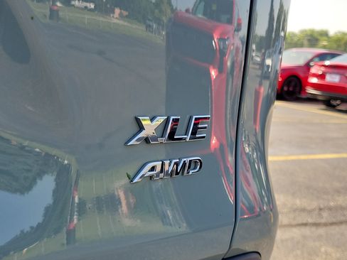 Used 2022 Toyota RAV4 XLE Premium w/ Carpet Mat Package (TMS) AWD/4WD image 7