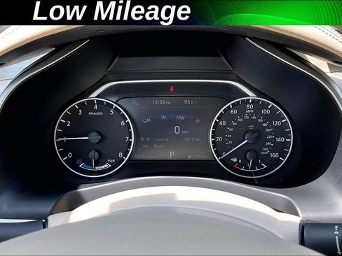 Used 2016 Nissan Murano Platinum w/ Platinum Technology Package AWD/4WD image 2