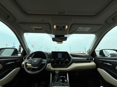 Used 2020 Toyota Highlander Limited AWD/4WD image 28