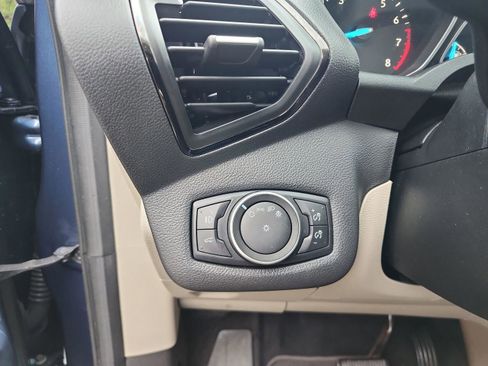 Used 2018 Ford Escape SEL image 12